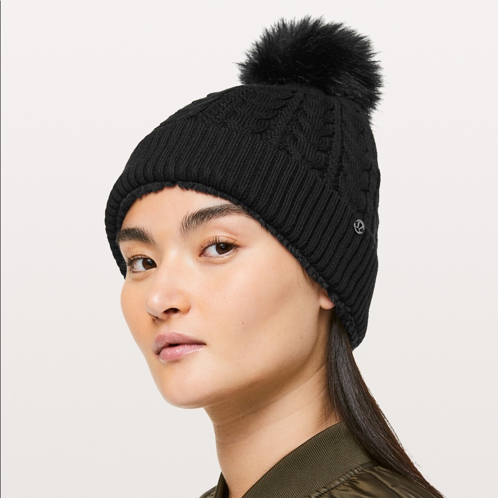 Lululemon Show Me The Sherpa Black Beanie